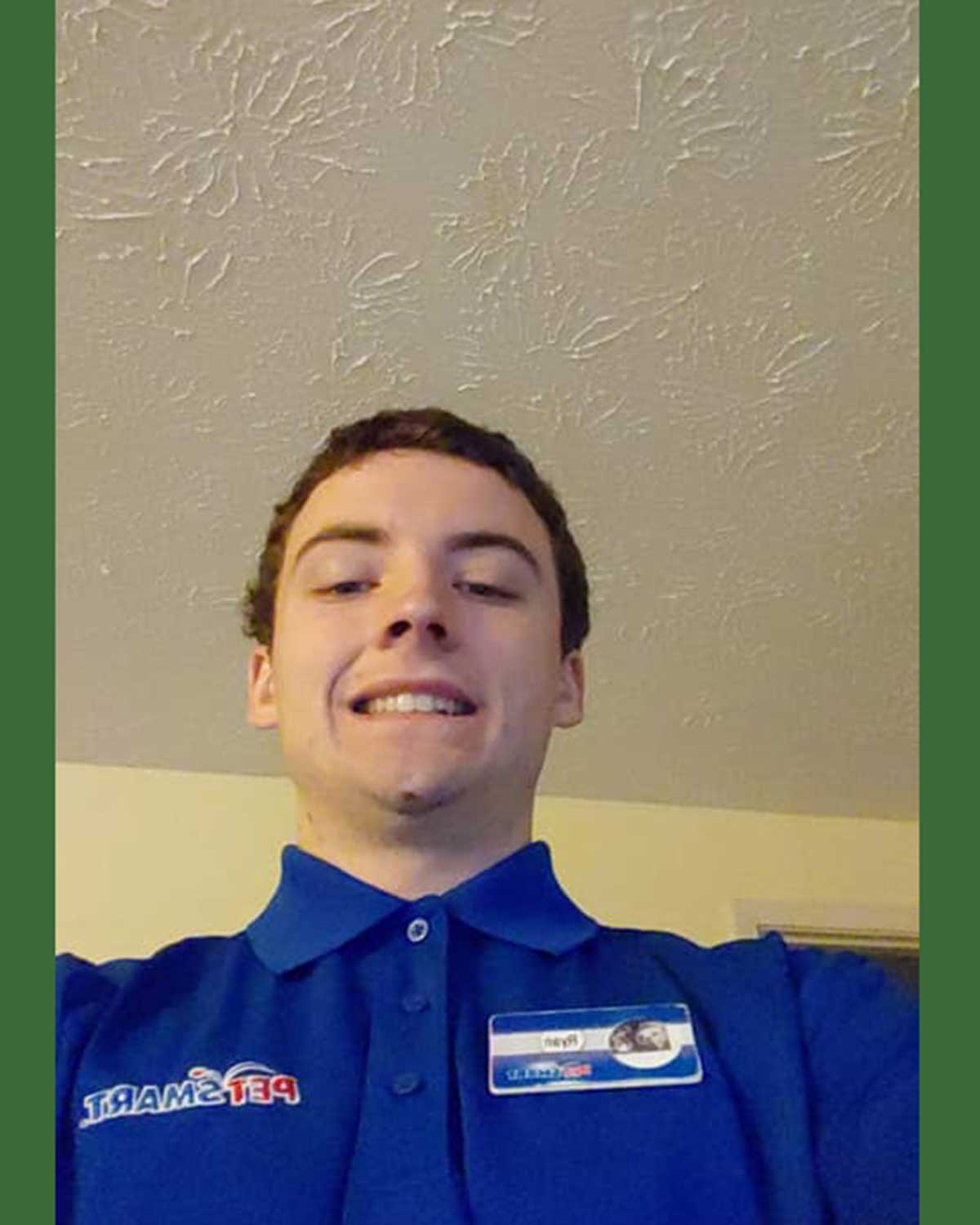 employee at petsmart